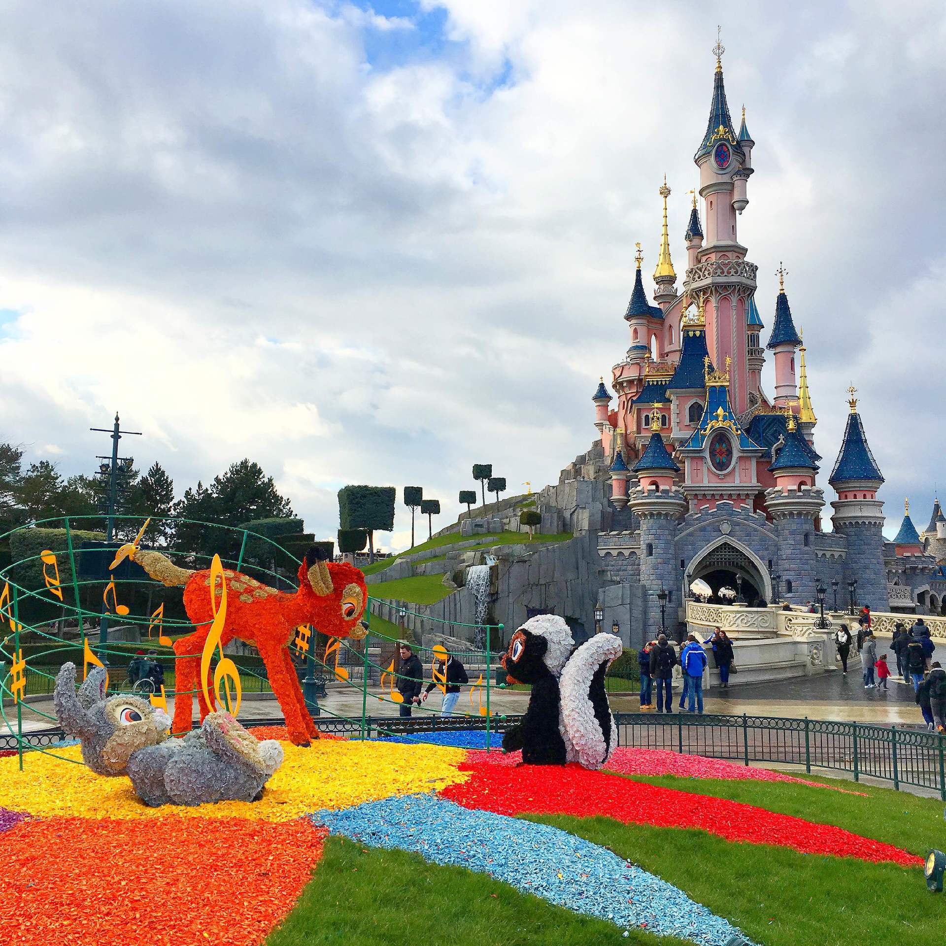 Dlp ディズニーランド オーロラ城 カリブの海賊 ３年間で世界のディズニーをまわってみたブログ